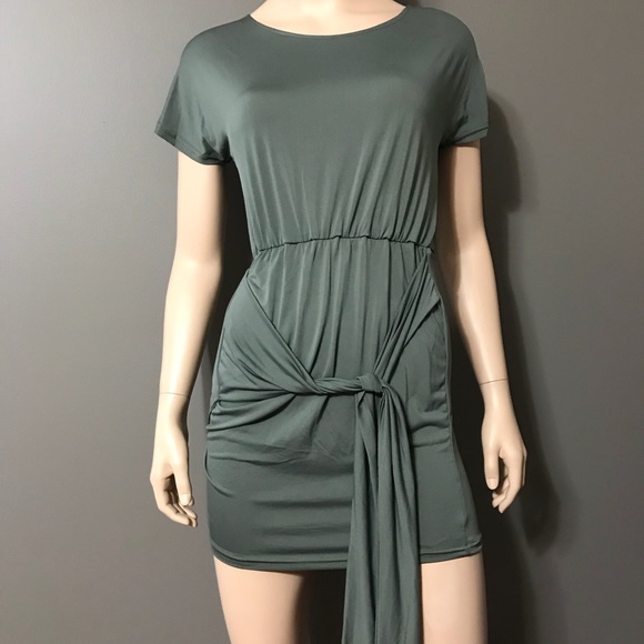 Green body con wrap dress(final price) - Picture 4 of 5